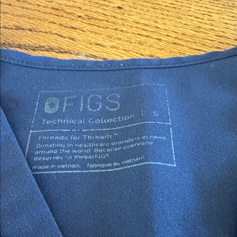 Figs Scrub Top - Picture 2 of 2